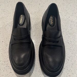 NWOB - Portland Leather Patina Leather Loafers - Black - Chunky